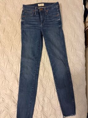 Madewell 9” High Rise Skinny Jeans Size‎ 26 Raw Hem